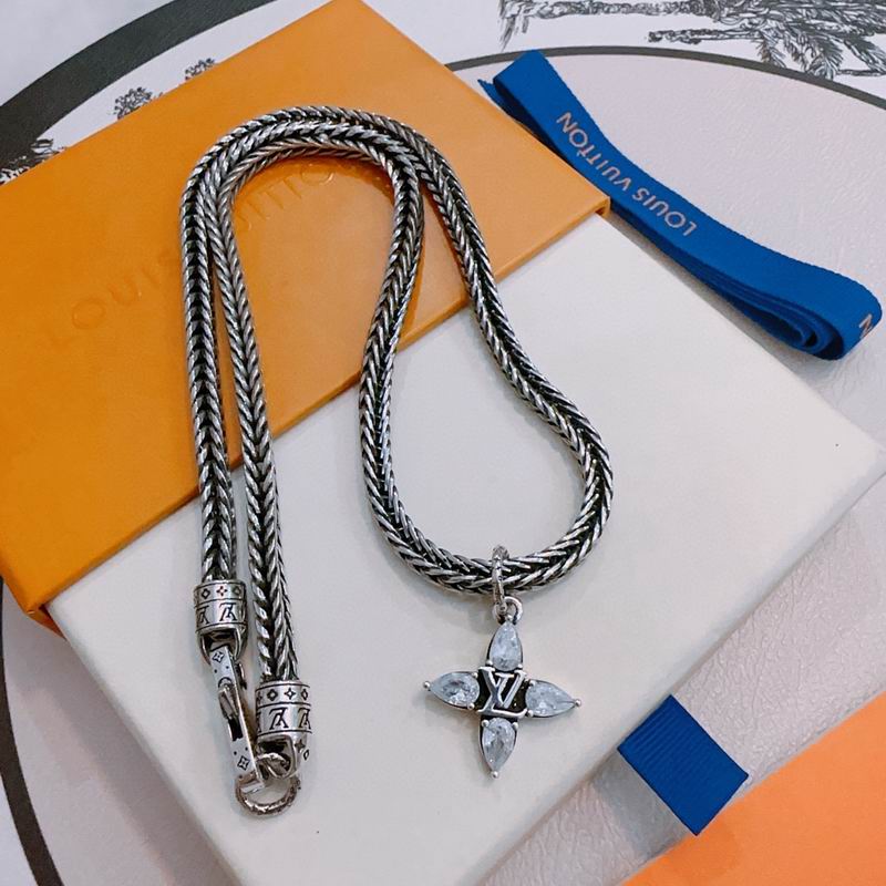 Lv Necklace 02yxs10